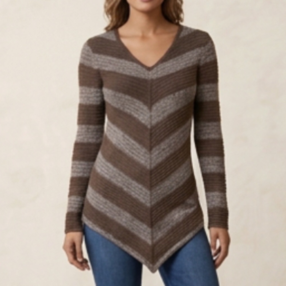 BIANCA NYGARD Chevron Handkerchief Hem V-Neck Sweater